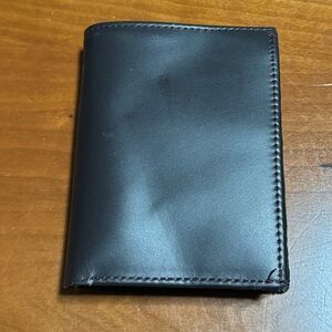 Men’s black leather wallet